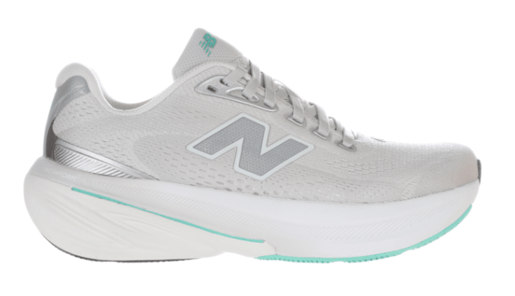 Women's 860 v15 by New Balance
