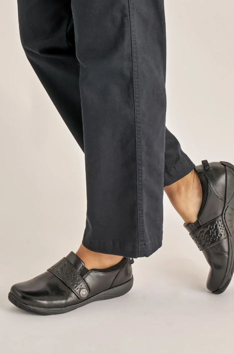 Sallie by Dansko